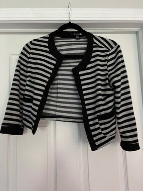Forever 21 Black and Gray Striped Cropped Blazer